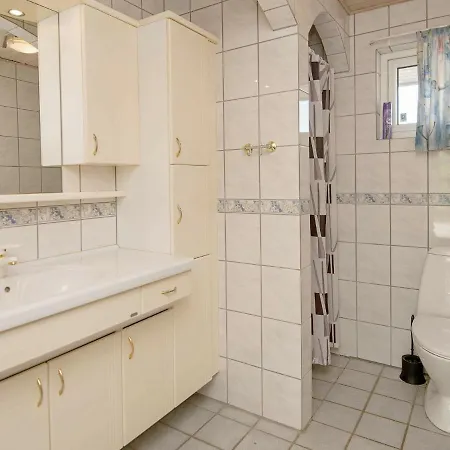 9 Person Holiday In Bl Vand